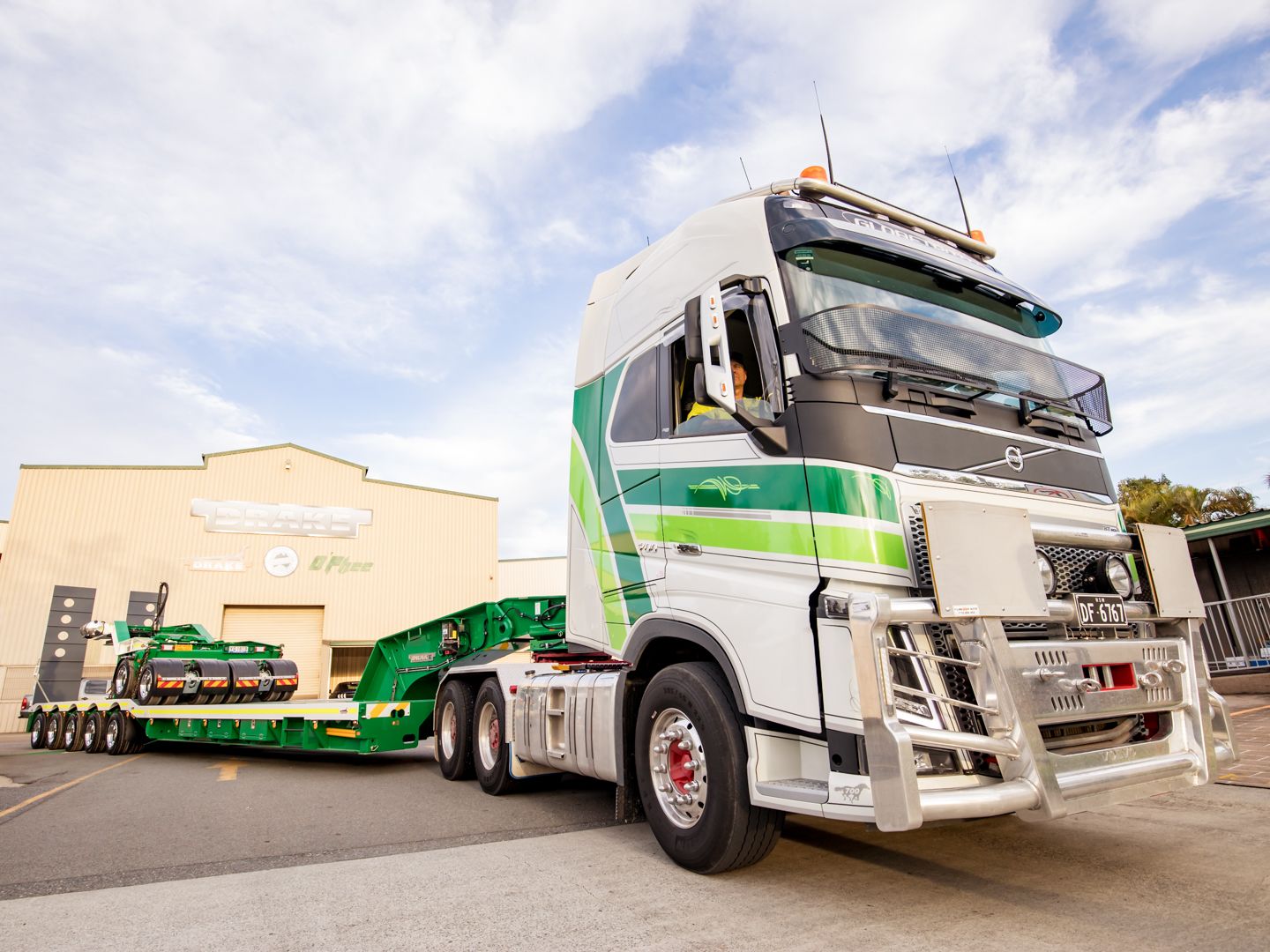 Doolans Heavy Haulage Swingwing trailer 