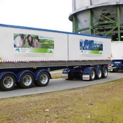 dog side-tipping trailers